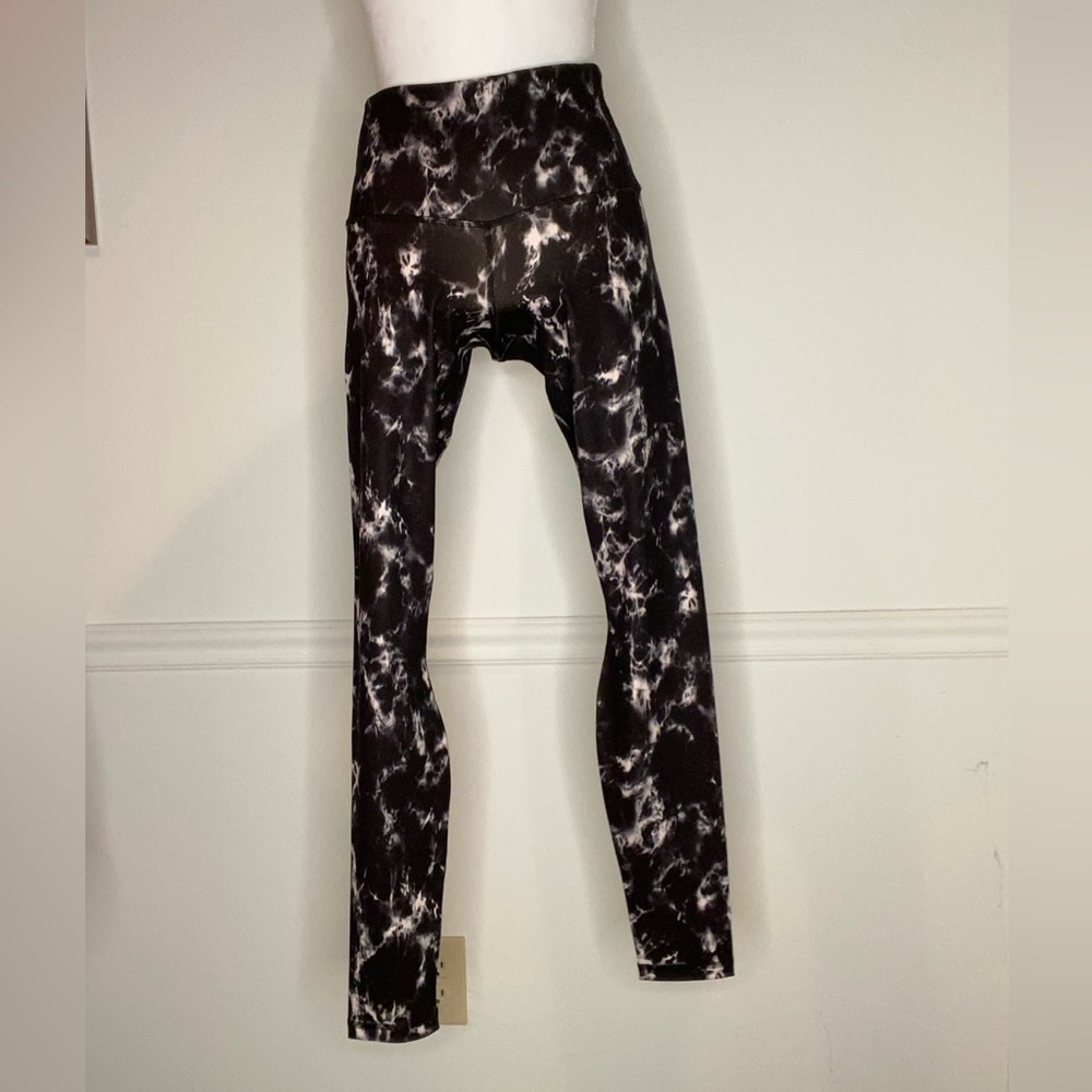 Karma Black & White Smoke Leggings